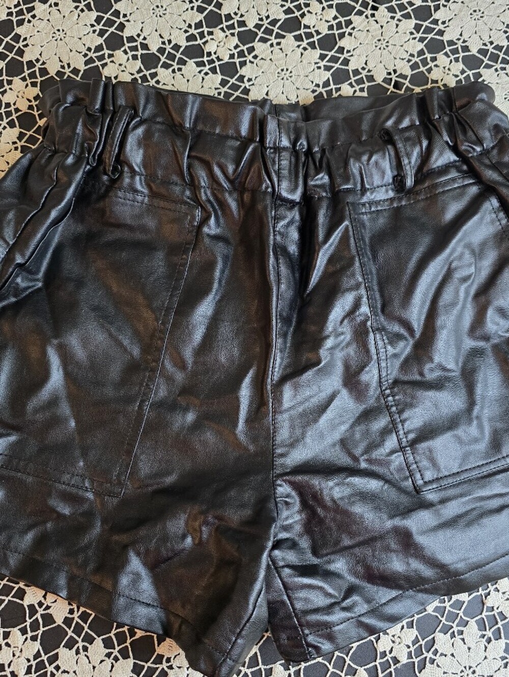 Ramisu Black Faux Leather Pleated High Rise Shorts, Womens Medium